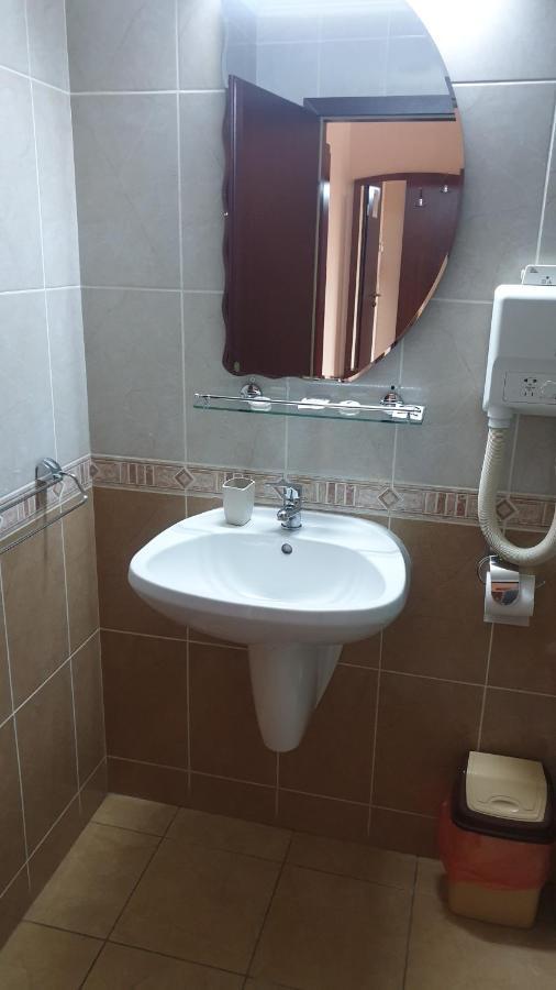 Hotel Xemar Arad Esterno foto